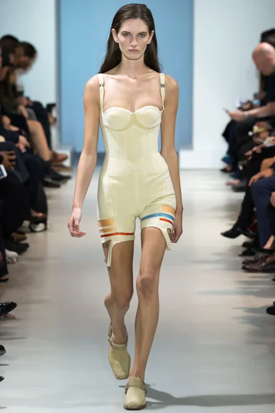 Look 19
